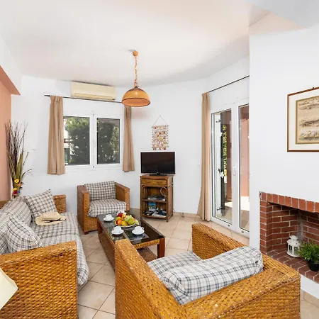 Thalia Katerina Mousata